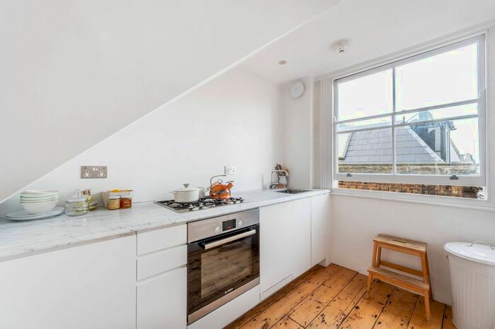 1 Bedroom Flat To Rent In St Lukes Road, Notting Hill, London, W11