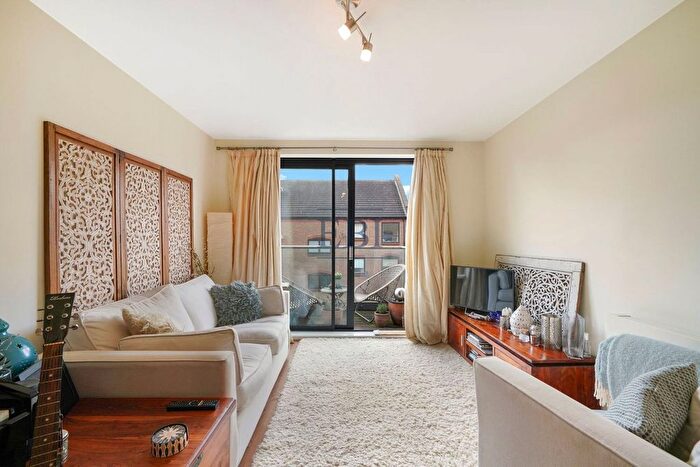1 Bedroom Flat For Sale In Douglas Path, London, E14