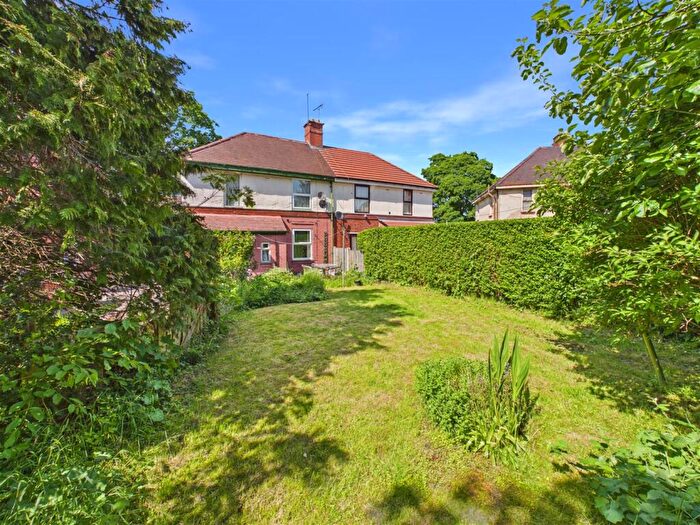 3 Bedroom Semi-Detached House For Sale In Meadow Head Avenue, Sheffield, S8
