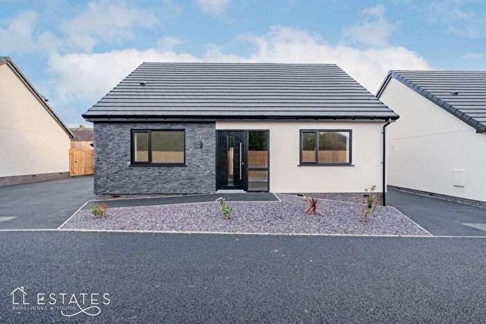 4 Bedroom Detached House For Sale In Highlands Close, Rhuddlan, LL18