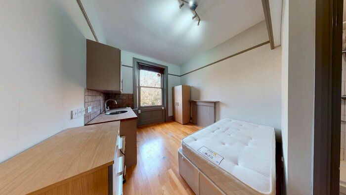 Studio To Rent In Belsize Avenue, London, NW3