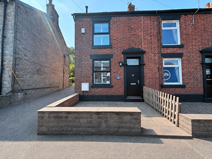 2 Bedroom House To Rent In Buxton Road, SK12