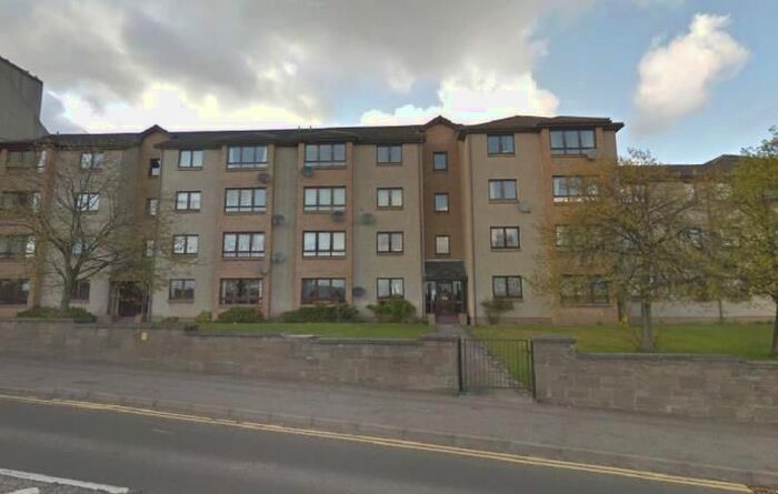 2 Bedroom Flat To Rent In Alexander Street, Dundee, DD3