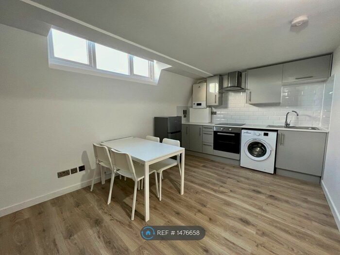 2 Bedroom Flat To Rent In Essex Road, London, N1