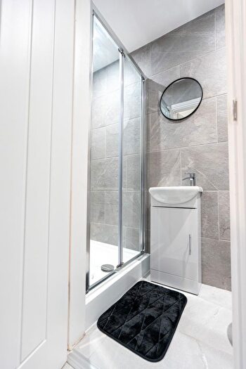 1 Bedroom Studio To Rent In Room, Burton Road, DE23