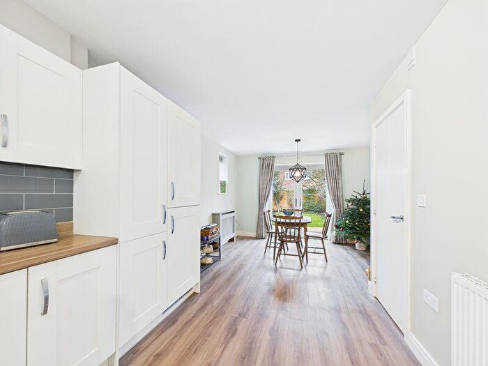 3 Bedroom Semi-Detached House To Rent In Central Avenue, Brampton, PE28