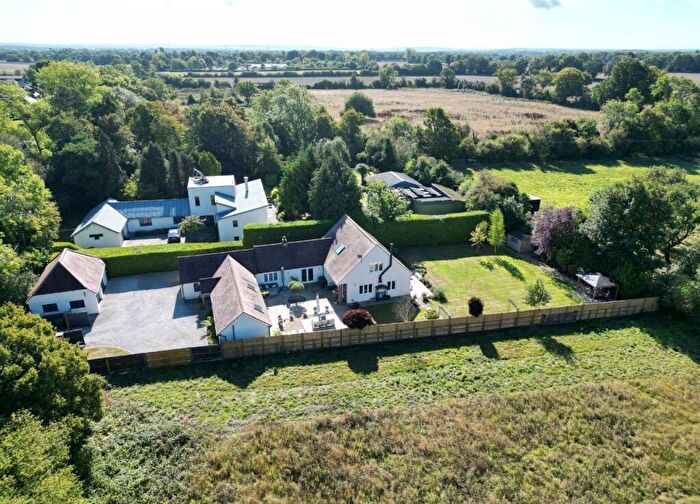 5 Bedroom Detached House For Sale In Chipperfield Road, Bovingdon, Hemel Hempstead, HP3