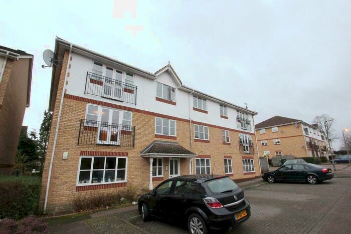 2 Bedroom Apartment To Rent In Knaphill, GU21