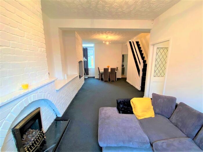 2 Bedroom End Of Terrace House To Rent In Hersey Street, Salford, M6