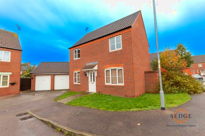 3 Bedroom Detached House To Rent In Thistle Gardens, Spalding, PE11