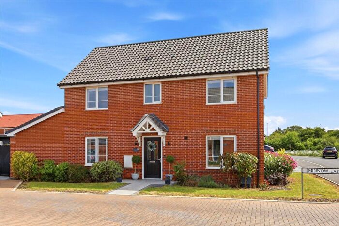 4 Bedroom Detached House For Sale In Waters Grove, Great Wakering, Essex, SS3