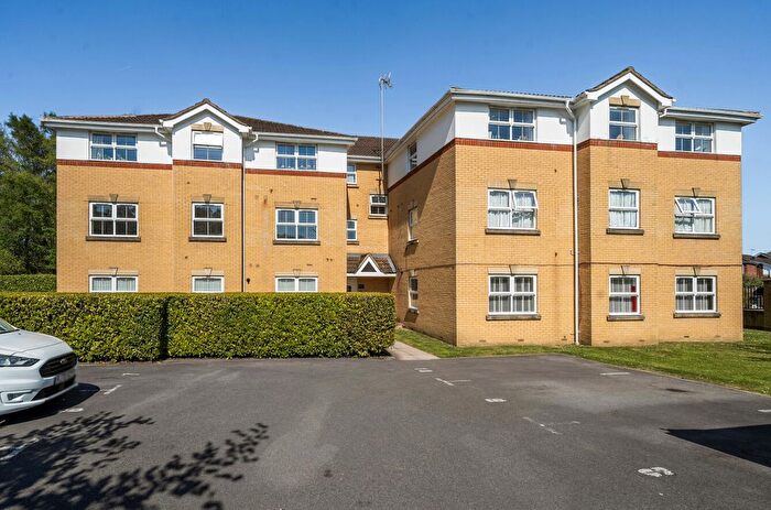 2 Bedroom Flat For Sale In Whittle Close, Ash Vale, Aldershot, Surrey, GU12