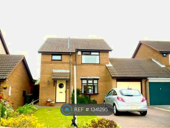 3 Bedroom Semi-Detached House To Rent In Mountston Close, Hartlepool, TS26