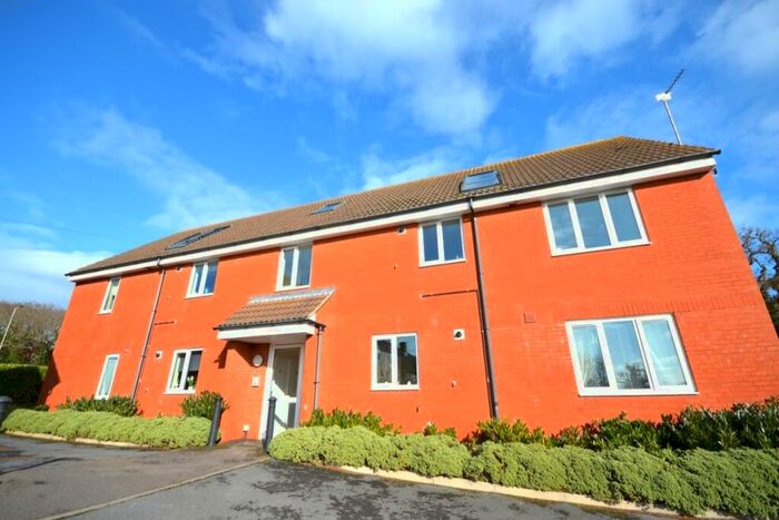 1 Bedroom Flat To Rent In Salterton Road, Exmouth, Devon, EX8