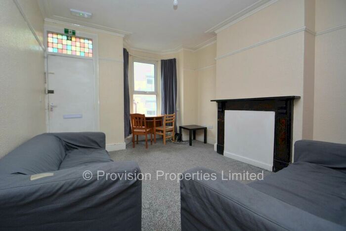 5 Bedroom Terraced House To Rent In Thornville Road, Hyde Park, Leeds, LS6