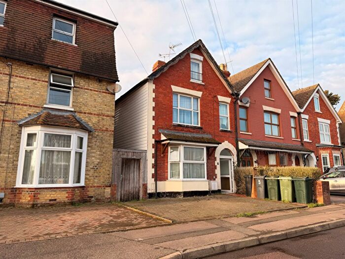 6 Bedroom End Terrace House For Sale In Albemarle Road, Willesborough, Ashford, TN24