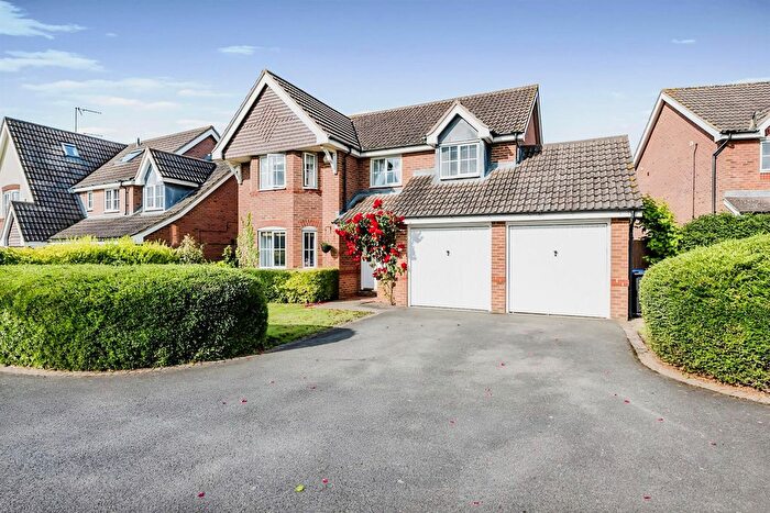 4 Bedroom Detached House For Sale In Foxfield Way, Grange Park, Northampton, NN4