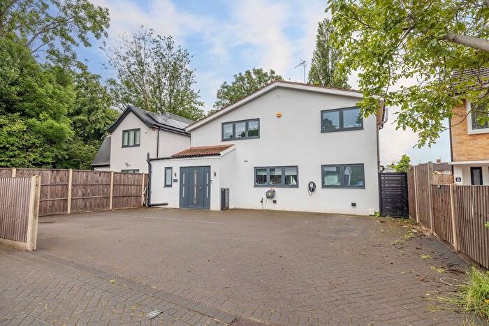 5 Bedroom Detached House For Sale In Sheepcote Gardens, Denham, UB9