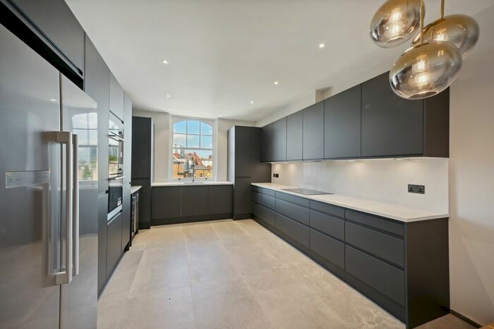 4 Bedroom Flat To Rent In Drayton Gardens, London, SW10
