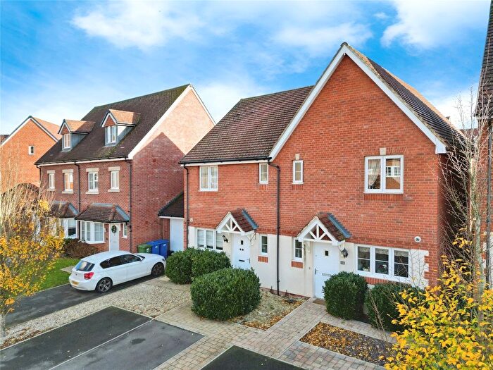 3 Bedroom Semi Detached House For Sale In Barn Owl Drive, Bracknell, Berkshire, RG12