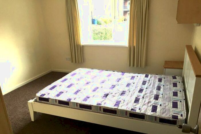 3 Bedroom Flat To Rent In Kirkley Lodge, Newcastle Upon Tyne, NE3