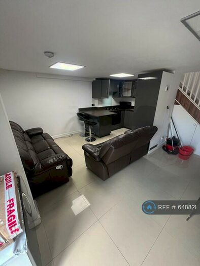 4 Bedroom Terraced House To Rent In Metchley Drive, Birmingham, B17