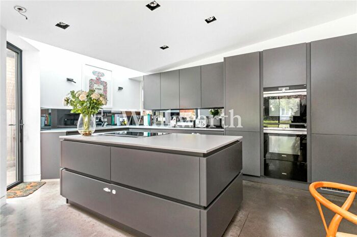 5 Bedroom Detached House To Rent In Old Park Road, London, N13
