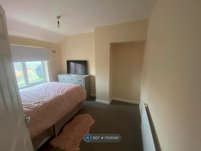 2 Bedroom Terraced House To Rent In Ivyhouse Road, Dagenham Essex, RM9