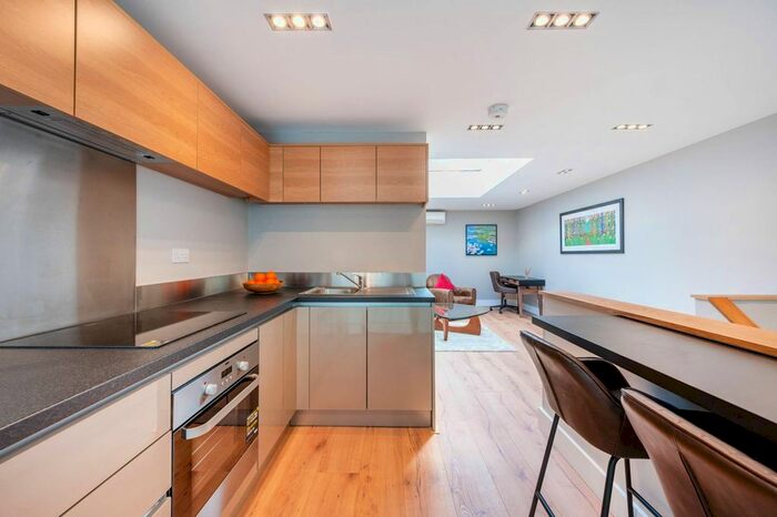 2 Bedroom End Of Terrace House To Rent In Chestnut Mews, Richmond, London, SW14