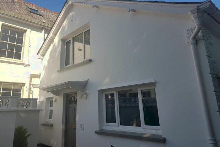 3 Bedroom Property To Rent In Melvill Road, Falmouth, TR11