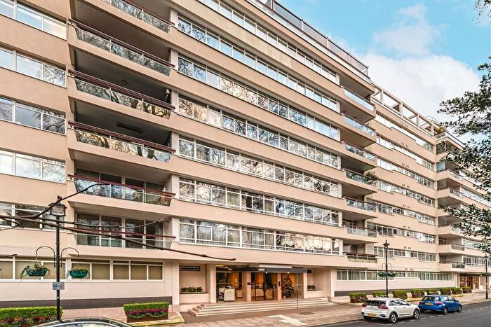 3 Bedroom Flat To Rent In Gloucester Square, Gloucester Square, W2