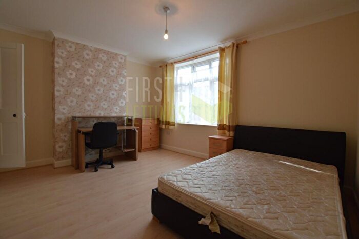 4 Bedroom Terraced House To Rent In Howard Road, Clarendon Park, LE2