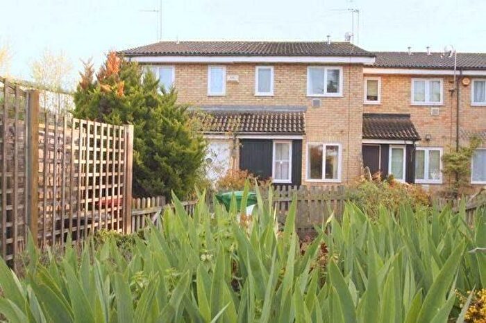 1 Bedroom Detached House To Rent In Hawthorns, Colnbrook, Slough, SL3