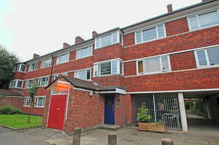 3 Bedroom Apartment To Rent In Hunmanby Avenue, Hulme, Manchester, M15