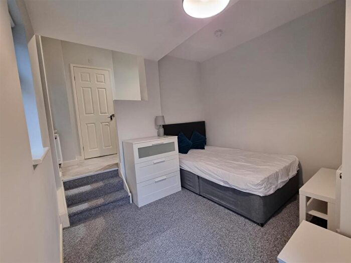 6 Bedroom Terraced House To Rent In Manfield Road, Northampton, NN1