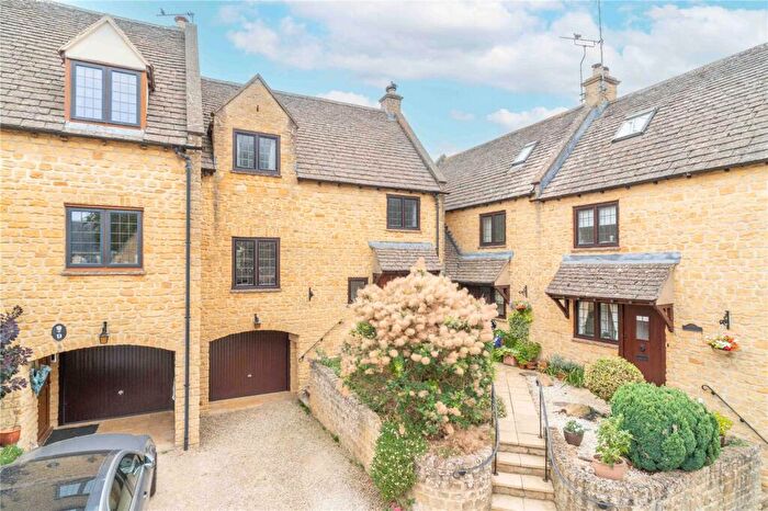 3 Bedroom Town House For Sale In Weighbridge Court, Chipping Campden, Gloucestershire, GL55