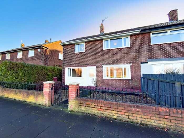 3 Bedroom Semi Detached House For Sale In Tyne View Gardens, Gateshead, Tyne And Wear, NE10