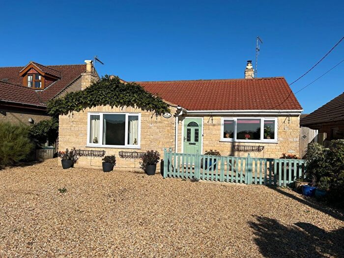 4 Bedroom Detached Bungalow For Sale In Edenham Road, Hanthorpe, Bourne, PE10