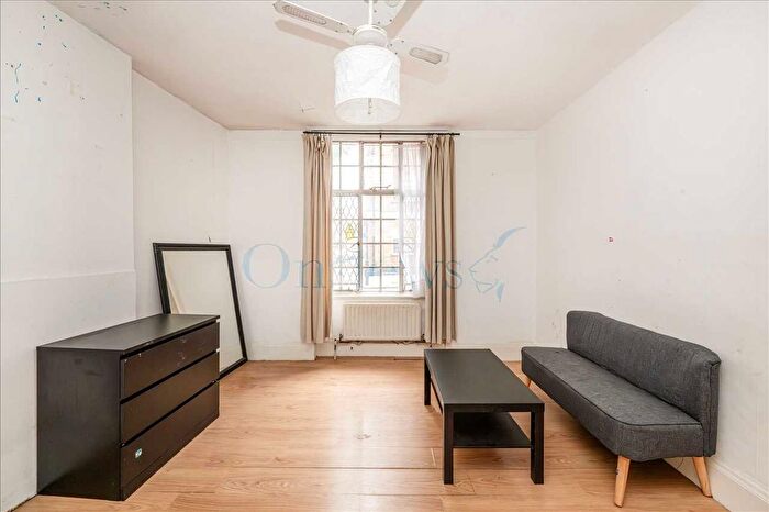 Studio For Sale In Meriden Court, London, SW3