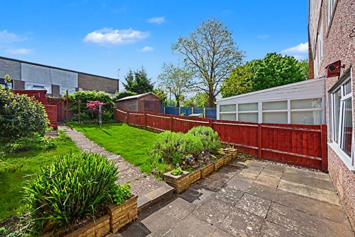 3 Bedroom Terraced House For Sale In Done Cerce Close, Dunchurch, CV22