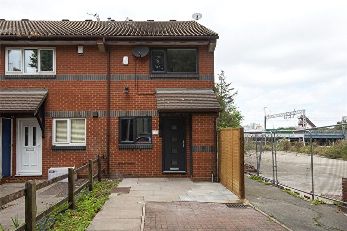 2 Bedroom End Of Terrace House To Rent In Wrexham Road, Bow, London, E3