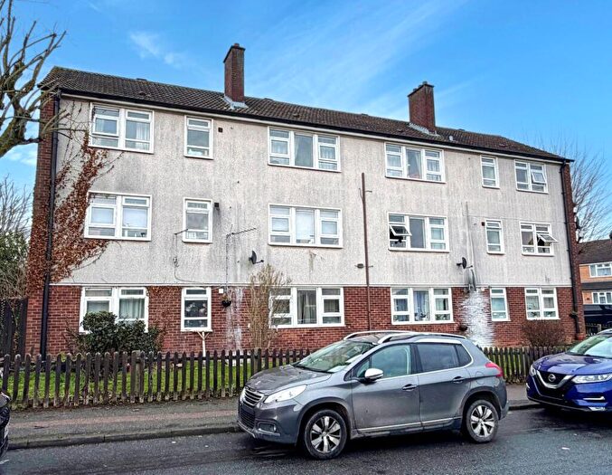 2 Bedroom Flat For Sale In Cromwell Road, Ware, SG12