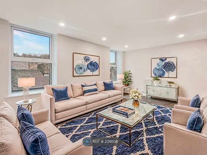 2 Bedroom Flat To Rent In Rochdale Road, Bacup, OL13