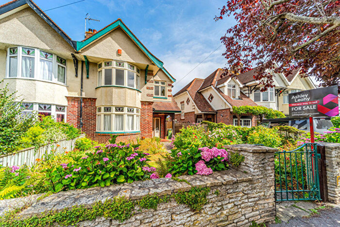 4 Bedroom Semi Detached House For Sale In Stanhope Road, South Ward - Classic 'S Home, BS23