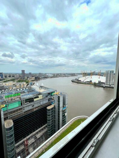 Studio To Rent In Ontario Tower, Fairmont Avenue, Canary Wharf, Blackwall, London, E14