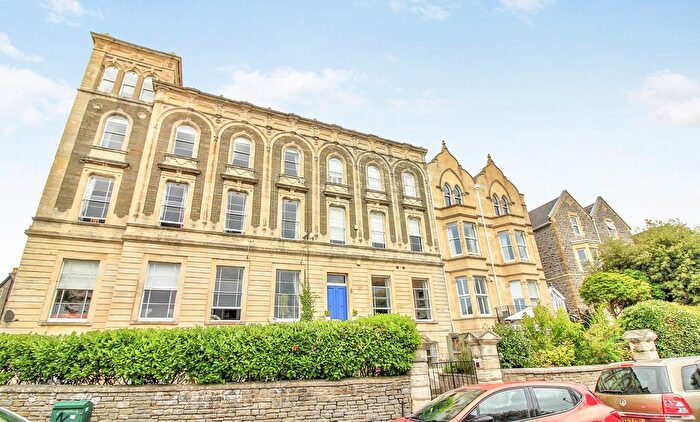 2 Bedroom Flat For Sale In Victoria Road, Bristol, BS21