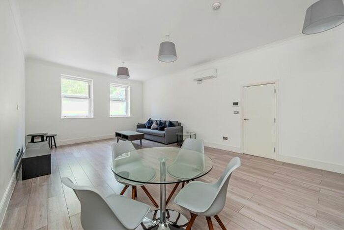 2 Bedroom Flat To Rent In Kensington High Street, Kensington, London, W8