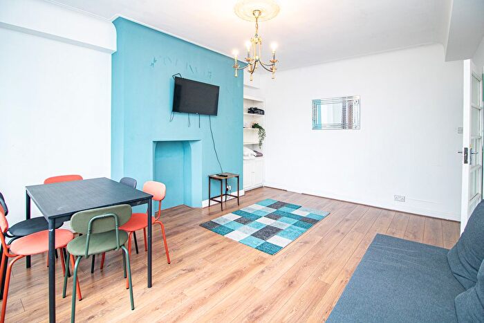 2 Bedroom Flat To Rent In Adelaide Road, London, NW3