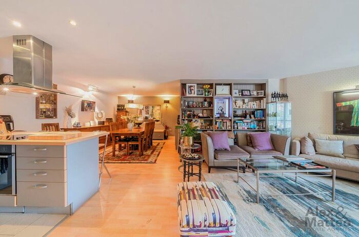 2 Bedroom Flat To Rent In Rotherhithe Street, Rotherhithe, SE16