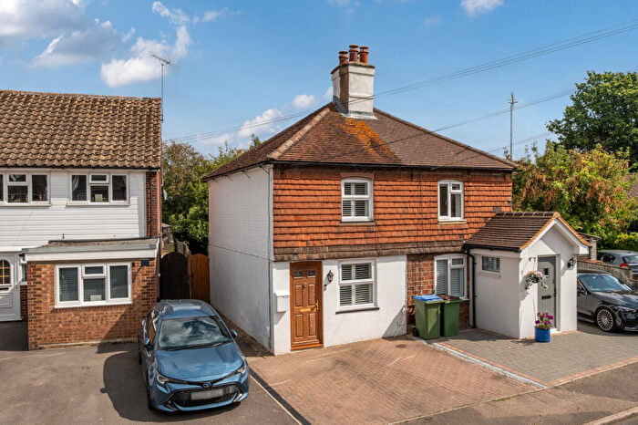 2 Bedroom House For Sale In Littlehaven Lane, Horsham, RH12